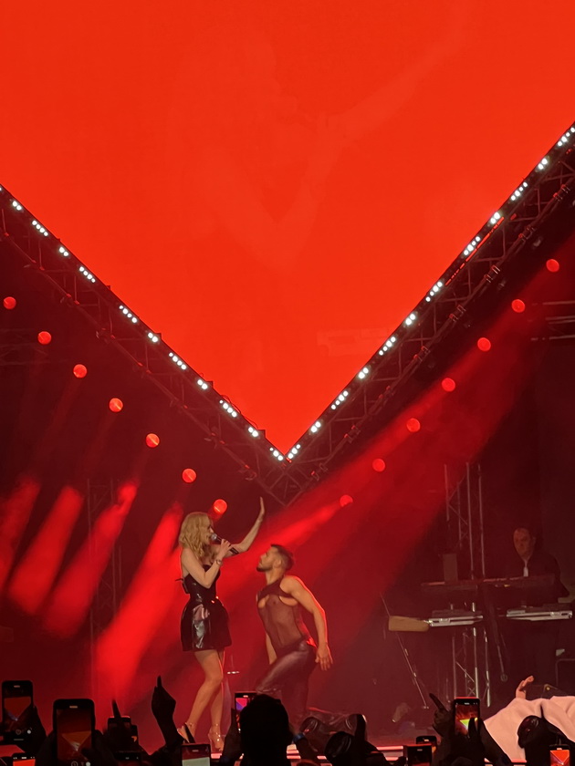 jelena-rozga-spektakularna-vo-skopje-se-rasplaka-pred-makedonskata-publika-i-odrzha-svetski-koncert-video-05.jpg