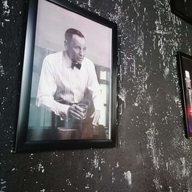 na-kafe-i-dneven-vesnik-vo-sinatra-specialty-coffee-unikaten-lokal-vo-srceto-na-skopje-04.jpg