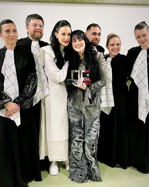 konstrakta-neverojatno-e-shto-s-ushte-ima-lugje-koi-smetaat-deka-feminizmot-e-nasochen-protiv-mazhite-02.jpg