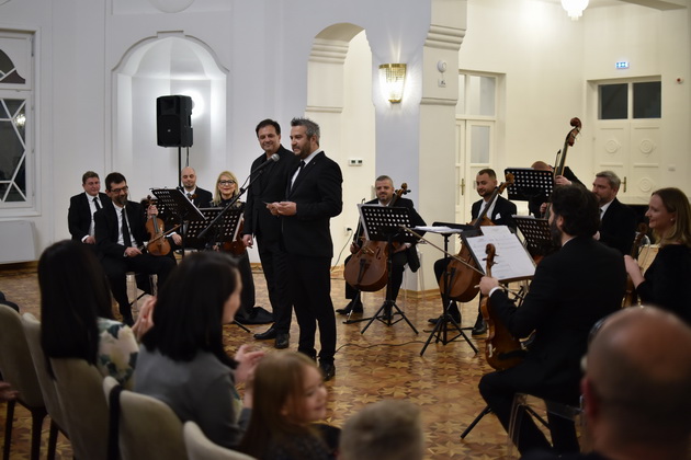 nu-kameren-orkestar-na-bitola-ja-otvori-svojata-prva-sezona-kako-nacionalna-ustanova-so-klasichen-koncert-barokna-fantazija-21.JPG