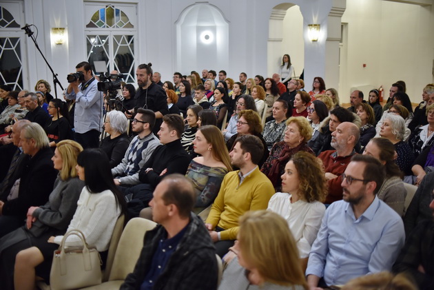 nu-kameren-orkestar-na-bitola-ja-otvori-svojata-prva-sezona-kako-nacionalna-ustanova-so-klasichen-koncert-barokna-fantazija-24.JPG