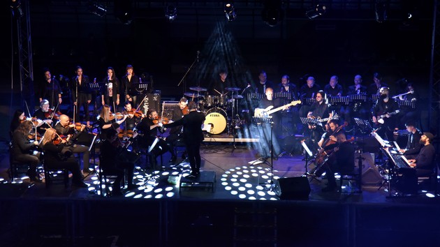 nu-kameren-orkestar-so-spektakularen-koncert-makedonska-rok-simfonija-vo-sportskata-sala-boro-churlevski-vo-bitola-03.jpg