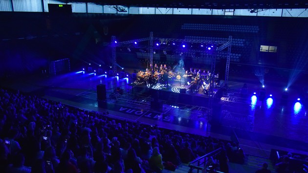 nu-kameren-orkestar-so-spektakularen-koncert-makedonska-rok-simfonija-vo-sportskata-sala-boro-churlevski-vo-bitola-04.jpg