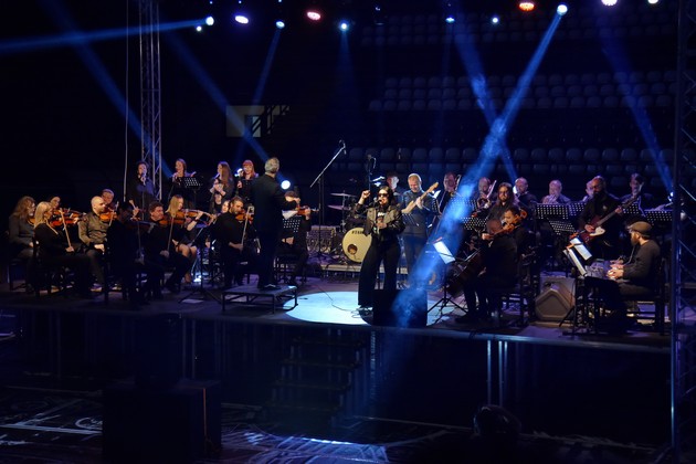nu-kameren-orkestar-so-spektakularen-koncert-makedonska-rok-simfonija-vo-sportskata-sala-boro-churlevski-vo-bitola-06.jpg