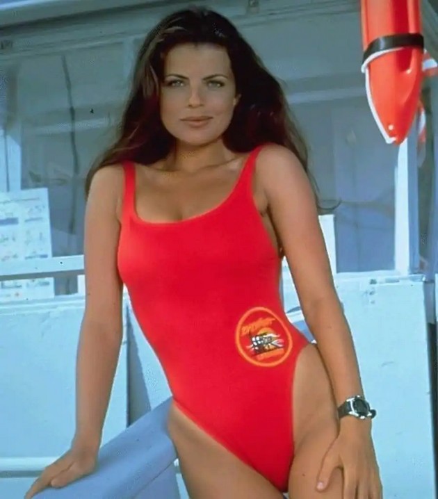 propasta-na-dzvezdata-od-baywatch-jasmin-blit-ja-izbrkaa-od-serijata-bidejkji-postojano-se-drogirala-04.jpg