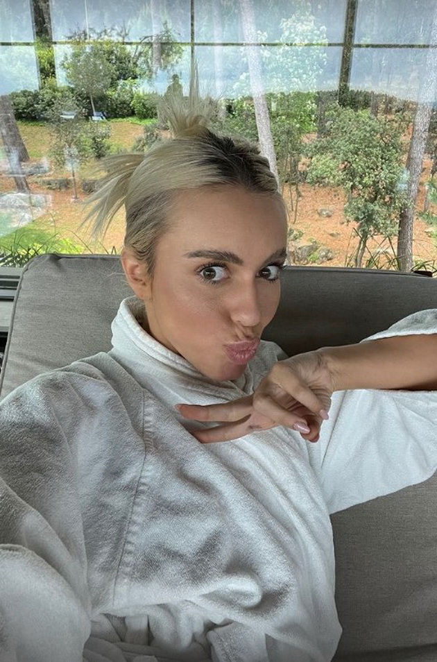 antonia-gigovska-provokativna-vo-hrvatska-seksi-pozi-vo-mini-fustan-po-bikini-vo-teretana-22.jpg