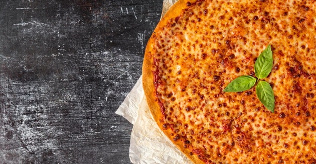 recept-za-zdrava-pica-so-testo-od-crvena-lekja-pogodna-i-za-denovite-koga-se-posti-02.jpg