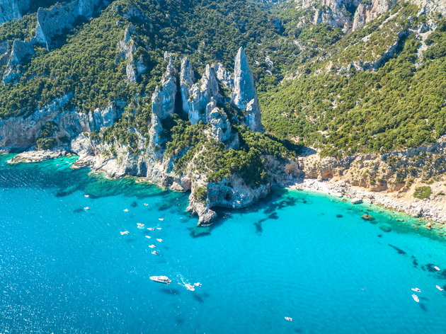 top-10-plazhi-vo-italija-za-onie-koi-sakaat-filmski-odmor-02.jpg