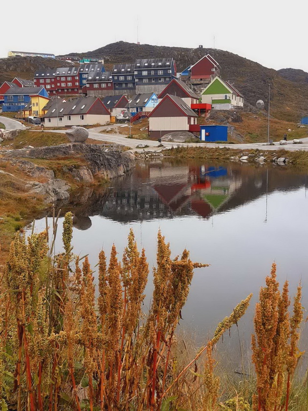 aneta-za-posetata-na-grenland-vo-avgust-temperaturite-se-od-10-do-12-stepeni-od-eden-do-drug-grad-se-patuva-so-brod-26.jpg