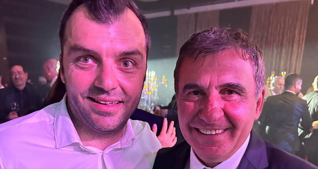 darko-ilievski-ja-pokazha-kjerkata-ilina-arsova-se-pozhali-na-cenite-vo-ohrid-shto-pravat-makedonskite-dzvezdi-na-instagram-10.jpg