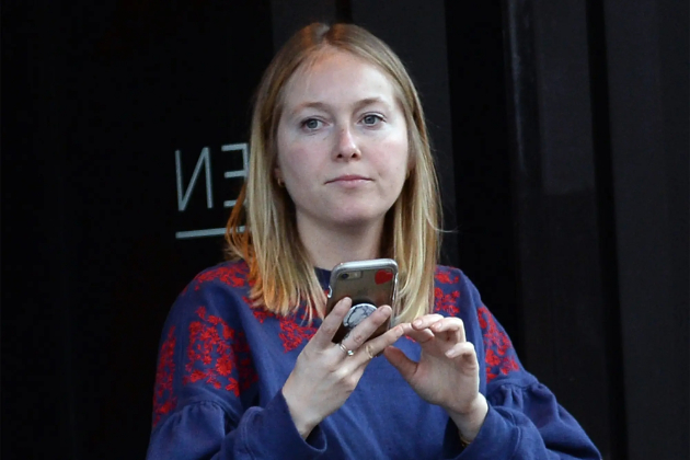 bila-seks-robinka-vo-kult-tatko-i-e-kriminalec-shto-znaeme-za-vnukata-na-srpskata-princeza-indija-oksenberg-08.jpg