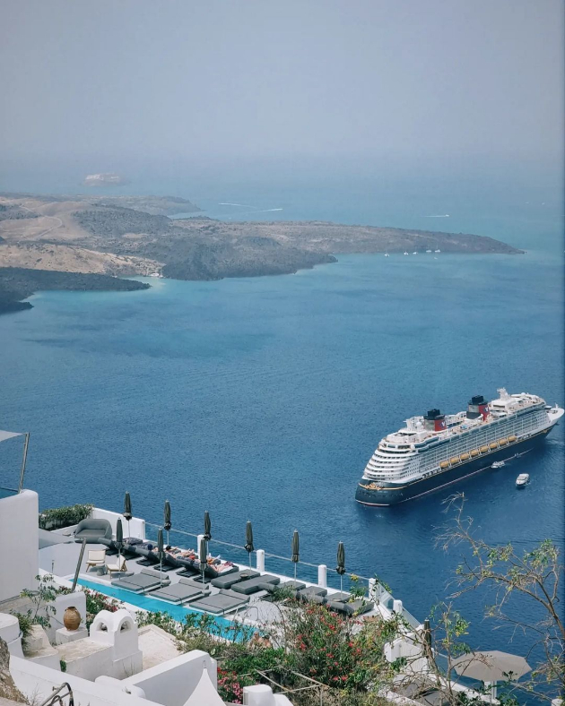 jelena-spendjarska-na-gosti-kaj-drugarka-na-santorini-ova-e-raj-ne-e-realno-kolku-e-ubavo-14.jpg