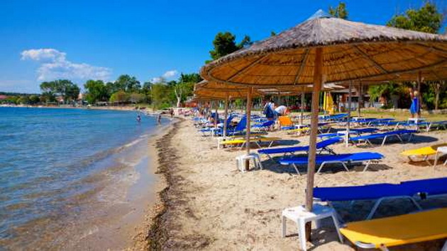 kafe-i-lezhalka-4-evra-giro-4-evra-kako-se-dvizhat-cenite-na-plazha-vo-nei-pori-05.jpg