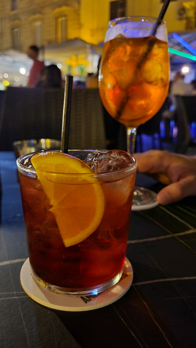 bev-na-odmor-vo-bari-pivo-kje-najdete-i-za-1-5-evra-no-i-komplet-lezhalki-za-42-evra-15.jpg