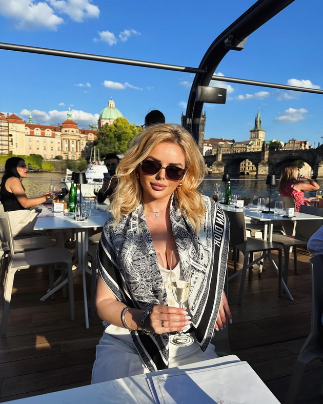 elena-najdoski-na-romantichno-patuvanje-so-soprugot-proshetka-niz-viena-krstarenje-vo-praga-06.jpg