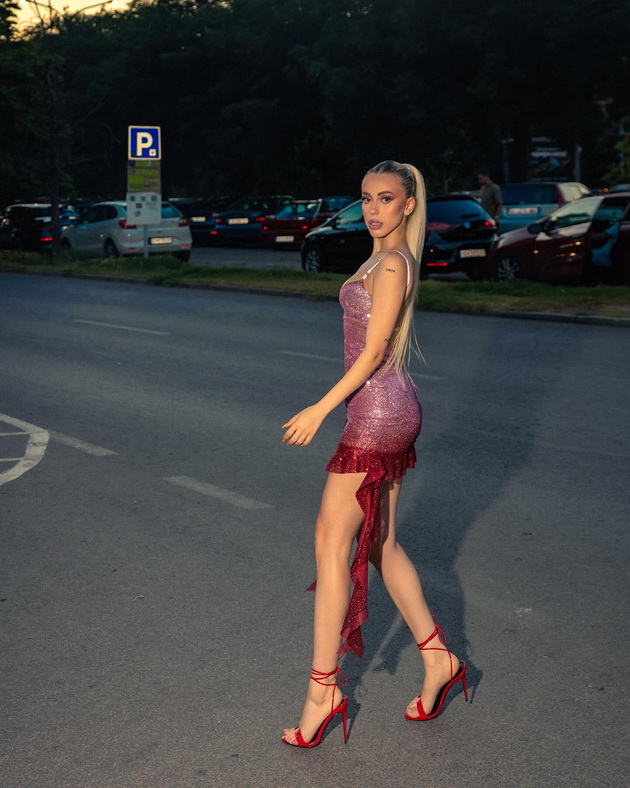katarina-ivanovska-so-noviot-dechko-elena-najdoski-sonuva-deka-e-na-more-shto-pravat-makedonskite-dzvezdi-na-instagram-08.jpg