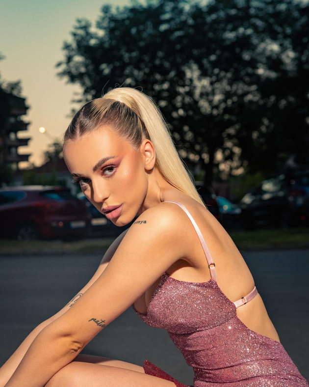 katarina-ivanovska-so-noviot-dechko-elena-najdoski-sonuva-deka-e-na-more-shto-pravat-makedonskite-dzvezdi-na-instagram-09.jpg