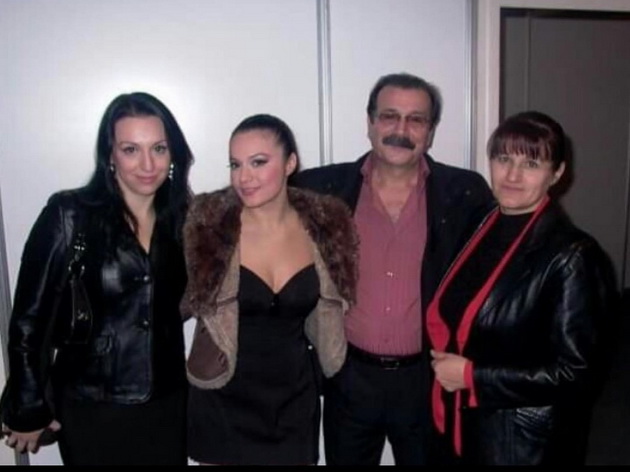 svetlana-crnokrak-vo-bikini-darko-velkovski-proslavi-rodenden-so-dvata-sina-shto-pravat-makedonskite-dzvezdi-na-instagram-08.jpg