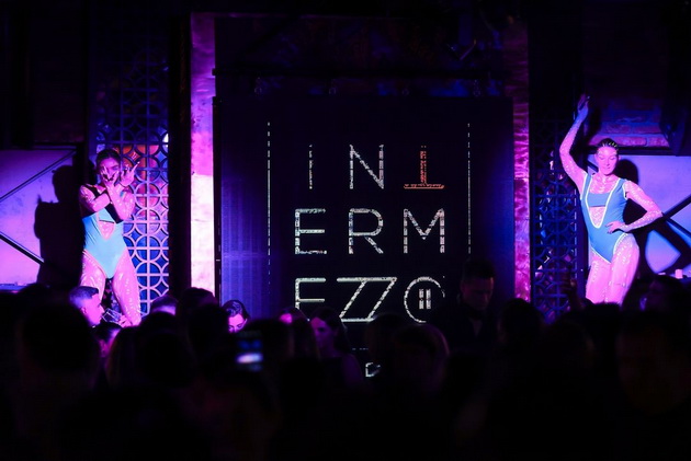 posebna-energija-i-pulsirachka-atmosfera-nezaboravna-zabava-po-povod-lansiranjeto-na-iqos-iluma-neon-purple-004.jpg