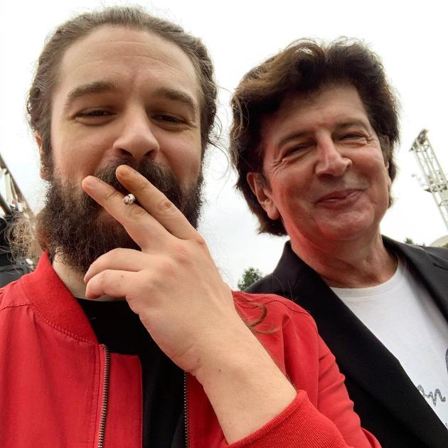 site-go-pametat-kako-beban-od-semejno-bogatstvo-rusokosoto-momche-denes-ima-poinakov-imidz-i-ne-se-zanimava-so-gluma-07.jpg