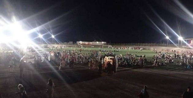 apokaliptichni-sceni-od-grcija-pozhari-na-ostrovite-hios-i-kos-turistite-spijat-na-fudbalski-stadion-foto-video-03.jpg