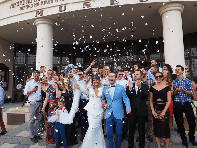 voditelkata-aleksandra-se-potseti-na-unikatnata-svadba-sino-fikjo-venchavka-vo-muzej-04.jpg