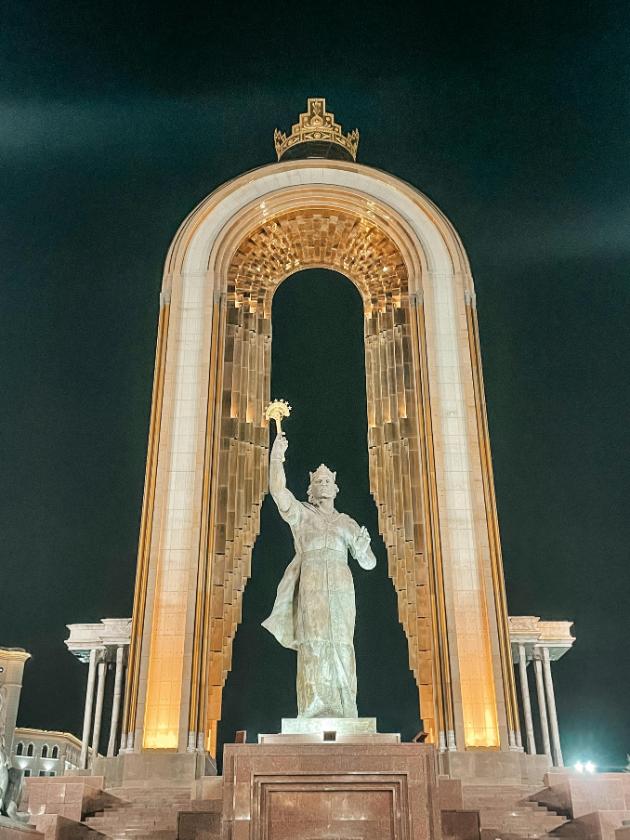 tadzikistan-e-edna-od-najsiromashnite-zemji-vo-svetot-lugjeto-ne-smeat-da-slavat-rodenden-nitu-da-plachat-na-pogreb-05.jpg