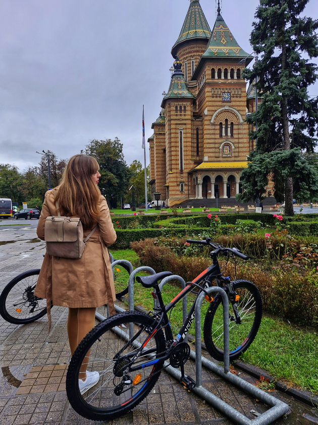bev-vo-dva-prekrasni-grada-vo-romanija-patuvav-8-chasa-so-avtobus-od-skopje-cenite-bea-isti-kako-kaj-nas-02.jpg