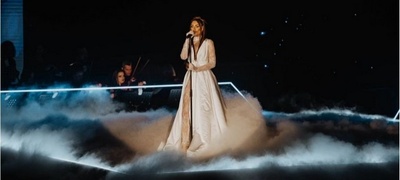 dlabok-shlic-i-svarovski-kristali-simona-popovska-belsna-vo-bel-fustan-na-makfest-a-potoa-go-promovirashte-videozapisot-za-baladata-bez-tebe-povekje.jpg