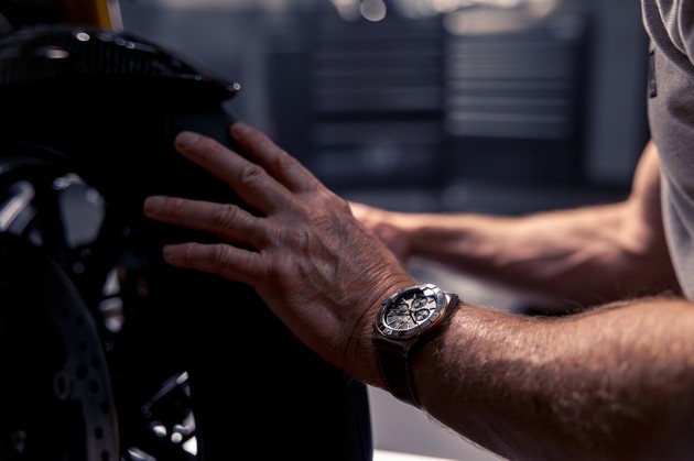 breitling-htriumph-sojuz-na-precizno-inzhenerstvo-i-stil-8.JPG