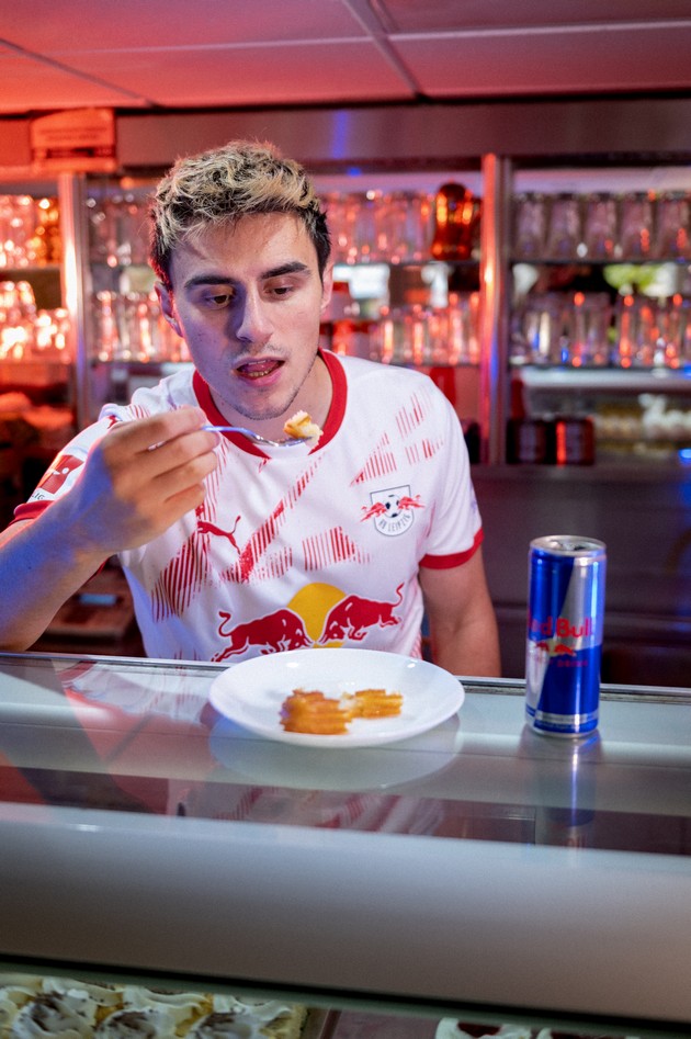 odblisku-so-elif-elmas-od-butel-preku-rabotnichki-do-rb-leipzig-04.JPG