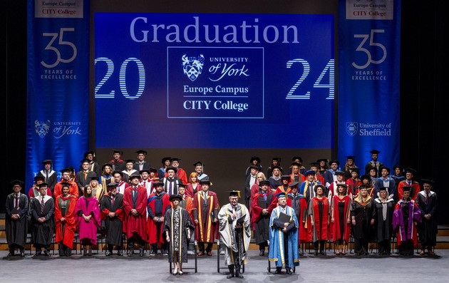 povekje-od-400-diplomirani-studenti-na-ceremonijata-za-dodeluvanje-diplomi-na-evropskiot-kampus-na-univerzitetot-jork-siti-koledzh-vo-solun-02.JPG