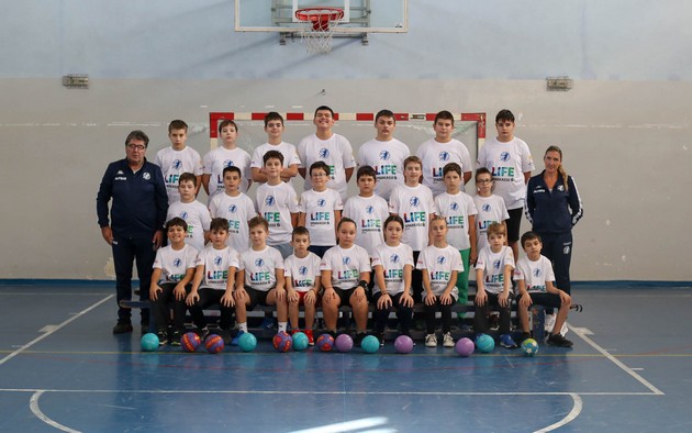 proektot-rakomet-za-sekoe-dete-so-poddrshka-od-shparkase-banka-shansa-za-deca-od-ranlivi-kategorii-da-go-otkrijat-rakometot-01.jpg