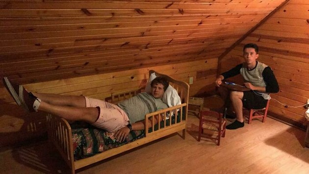 smeshna-foto-kompilacija-lugje-koi-ne-si-pominale-ubavo-na-patuvanjeto-od-sonishtata-11.JPG