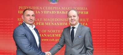 celosno-opremeni-tri-teritorijalni-protivpozharni-edinici-donacija-od-stopanska-banka-povekje.jpg