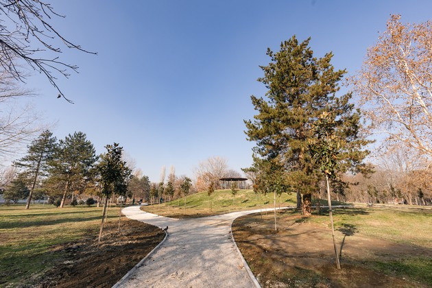 doma-e-poubavo-so-noviot-magnolija-park-donirani-80-zreli-sadnici-vo-gradskiot-park-6.JPG