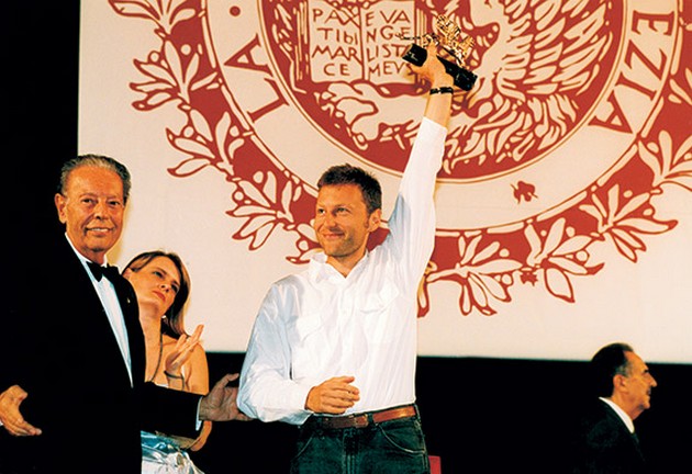 gala-zlatna-premiera-za-30-godini-od-klasikot-pred-dozhdot-na-manchevski-01.JPG