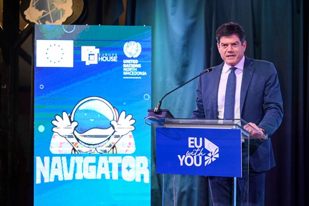 megjunaroden-den-na-chovekovite-prava-pushtena-vo-upotreba-onlajn-igrata-navigator-koja-educira-i-nagraduva-02.JPG