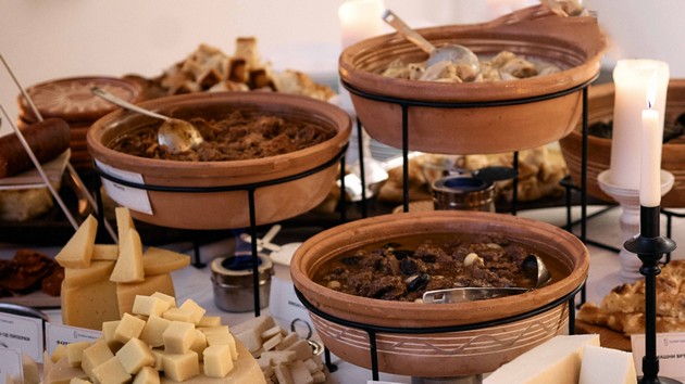 tradicionalnata-makedonska-hrana-i-notite-na-duke-bojadzhiev-inspiracija-za-tretoto-izdanie-na-trajni-kulturni-vrednosti-02.JPG