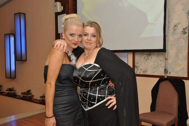 biljana-nasteska-porasna-so-3-sestri-i-denes-im-zemam-obleka-nashite-deca-se-bliski-kako-shto-bevme-nie-26.jpg