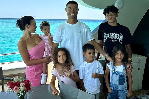 georgina-na-skijanje-so-decata-otkako-ronaldo-ja-otkri-prichinata-zoshto-ushte-ne-ja-zaprosil-02.jpg