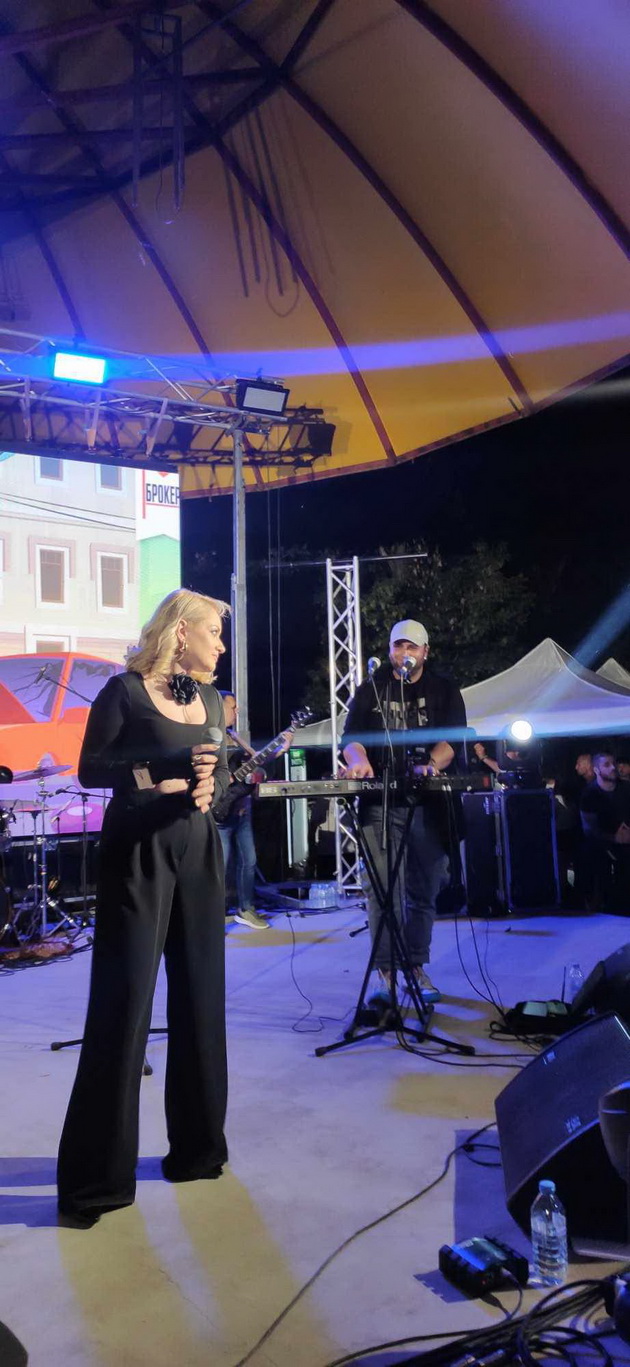 irena-soprugata-na-klavijaturistot-na-dnk-filip-mojot-zhivot-bez-tebe-e-tazhen-no-s-shto-sme-sakale-za-lora-kje-go-napravam-07.jpg