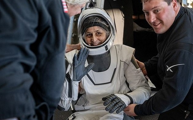mokjen-viralen-tekst-za-astronautite-zaglaveni-vo-vselenata-namesto-8-dena-ostanaa-286-a-nie-gubime-trpenie-za-sitnici-03.jpg