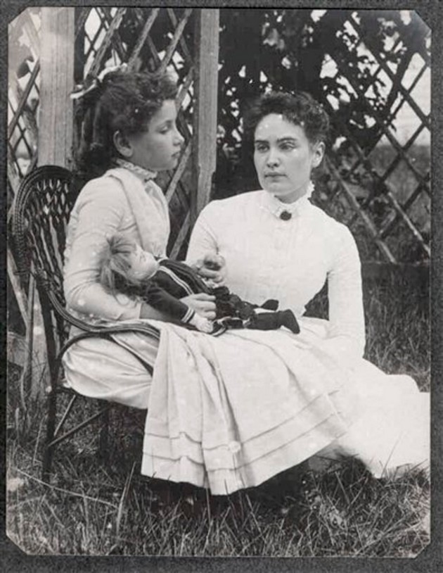 bila-slepa-i-gluva-zavrshila-fakultet-i-stanala-pisatelka-i-aktivistka-zhivotot-na-helen-keler-02.JPG