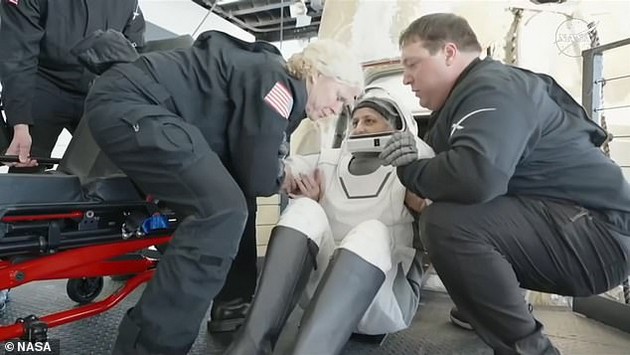 zaglavenite-astronauti-se-vratija-na-zemjata-ne-mozhat-da-odat-sami-mozhe-da-imaat-problemi-so-srceto-i-vidot-07.JPG
