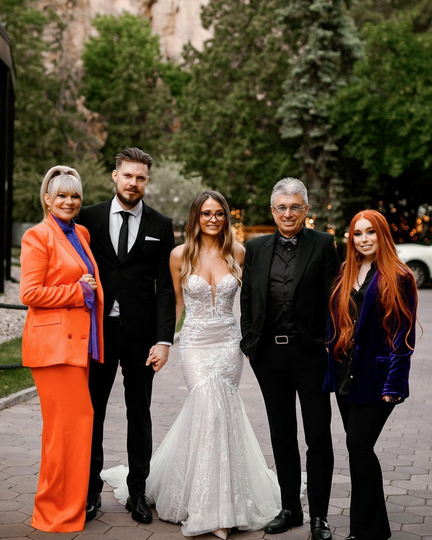 kjerkata-na-sasha-popovikj-utre-kje-polni-26-godini-prv-rodenden-bez-tatko-i-komu-mu-beshe-milenichkaj-09_copy.jpg