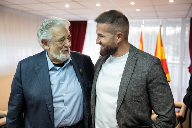 plasido-domingo-pristigna-vo-skopje-od-aerodrom-direktno-na-proba-10.jpg