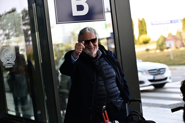 plasido-domingo-pristigna-vo-skopje-od-aerodrom-direktno-na-proba-13.jpg