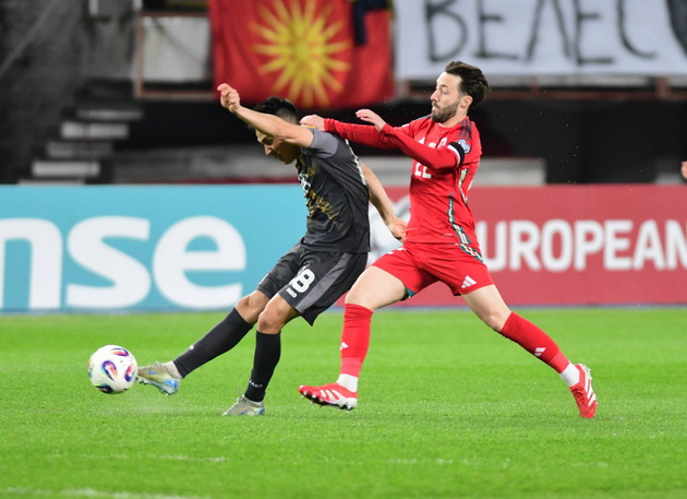 trogatelen-moment-na-stadionot-vo-skopje-publikata-na-noze-aplaudira-vo-59-minuta-fudbalerite-stojat-vo-chest-na-zhrtvite-od-kochani-04.jpg