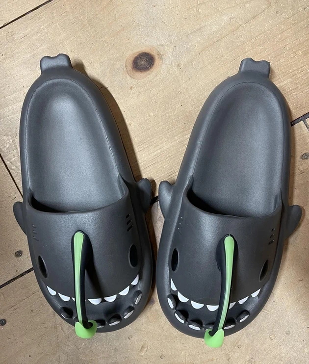 nevestinski-crocs-vlechki-patiki-kako-hamburger-lugje-koi-odbivat-da-nosat-zdodevni-chevli-04.jpg